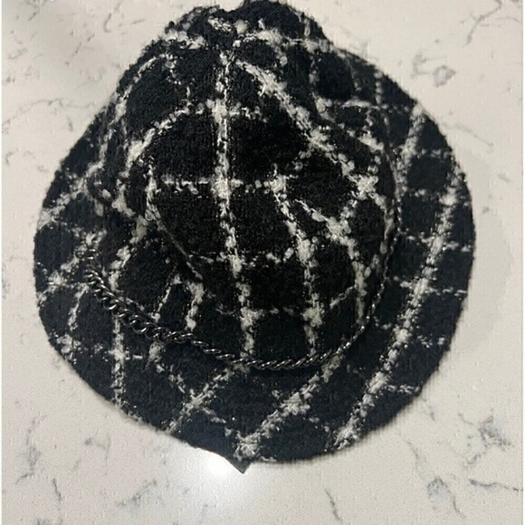 INC Chain Tweed Black Hold White Trim Chain Winter Cloche Hat NEW - Picture 7 of 8